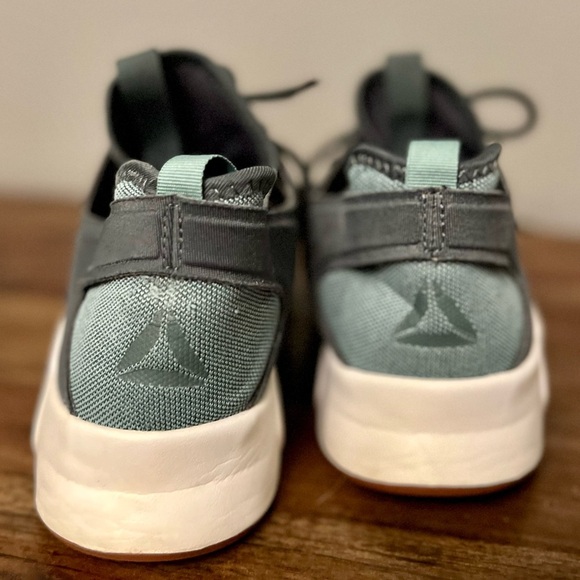 REEBOK Women’s Gureso 2.0 Green Running Shoes, Size 6.5 - Picture 5 of 7